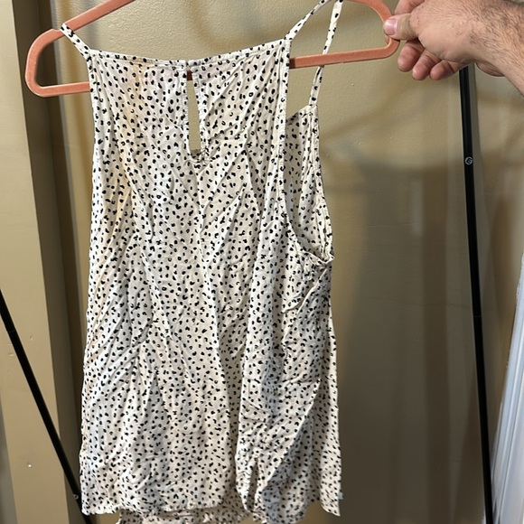 Old navy sleeveless  top - Picture 2 of 2